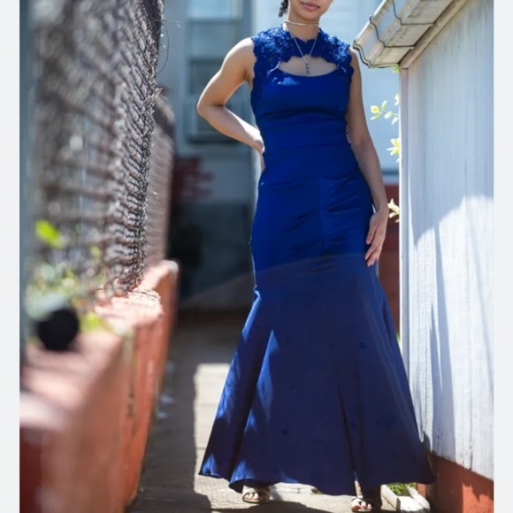 Xscape Mermaid Gown - Picture 3 of 16